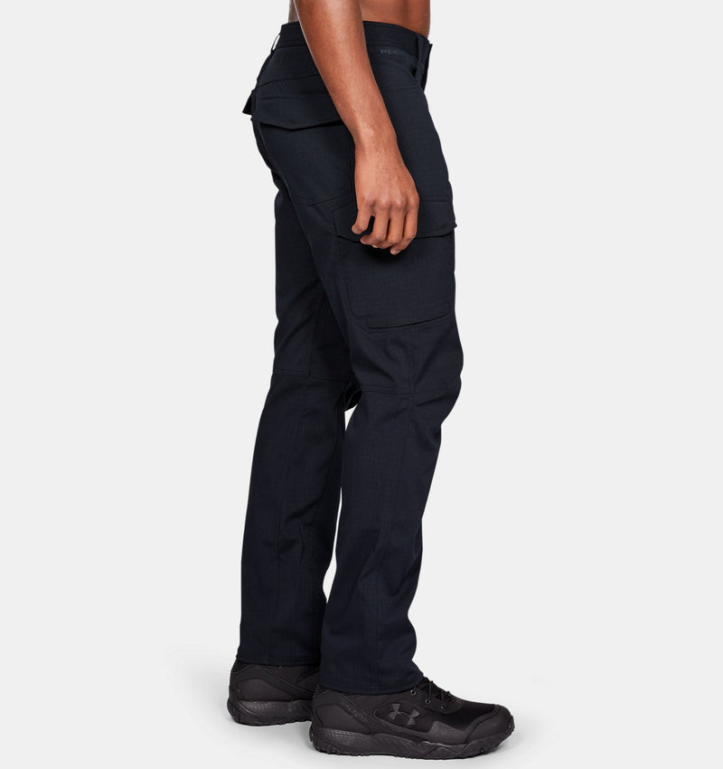 UNDER ARMOUR® | Men's UA Enduro Cargo Pants | BLACK | 1316927-001