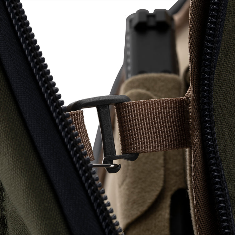 Uniform Works Canada Vertx Dead Letter Sling Pack | IT'S BLACK/ RANGER GREEN | VTX5008